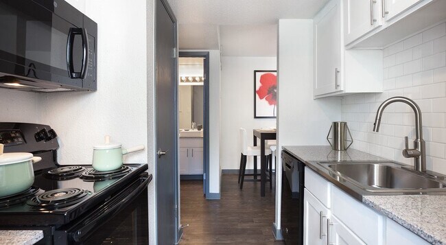 Foto del edificio - 8912 N Lamar Blvd