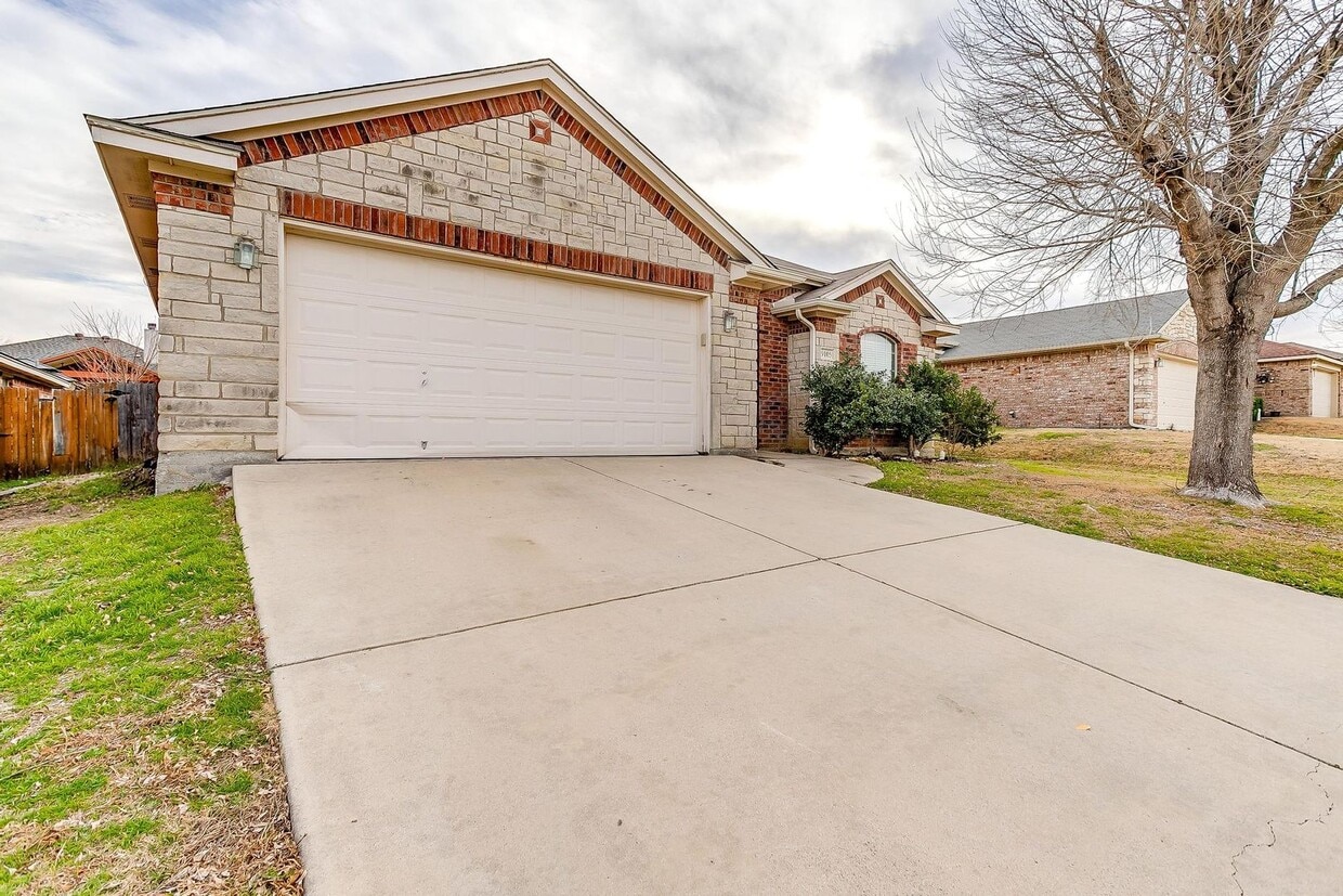 Great 3 Bedroom, 2 Bath, Brick Home in Gre... - Great 3 Bedroom, 2 Bath, Brick Home in Gre...