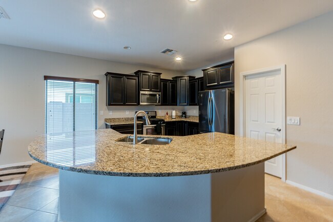 Building Photo - 25931 W Oraibi Dr