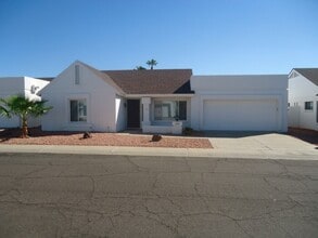 Building Photo - 3329 E Siesta Ln