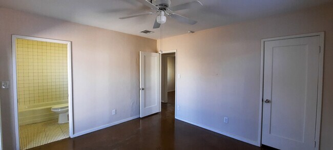 Foto del edificio - Sweet 1940's 3 Bedroom Home located near the VA