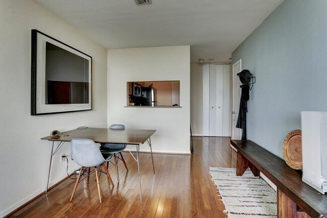 Foto del edificio - 3600 Montrose Blvd