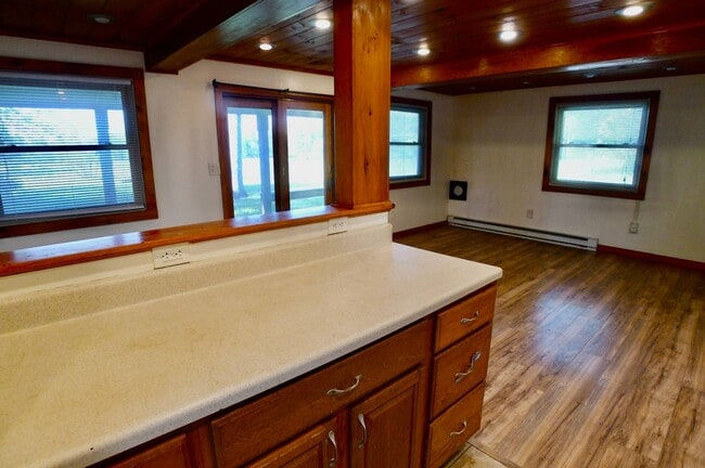 Building Photo - 51 Fairway Dr