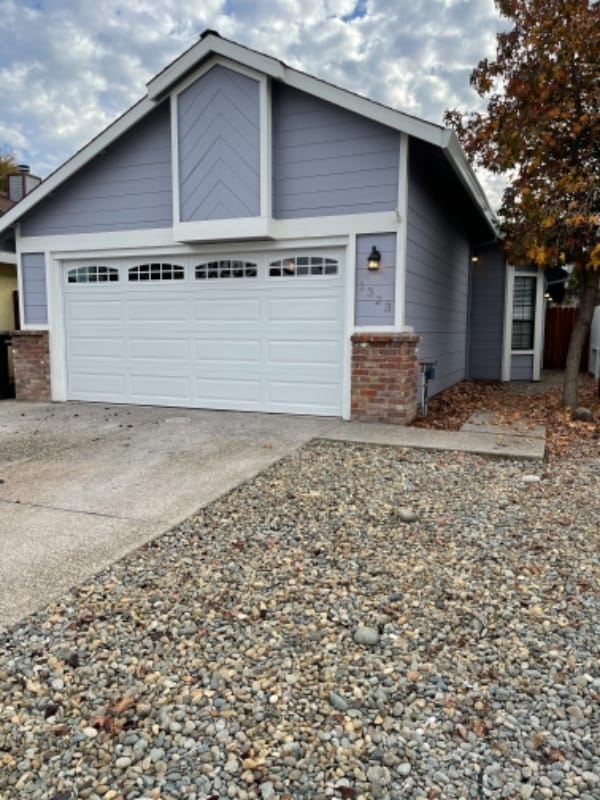 Building Photo - 1323 Hidalgo Cir