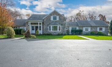 Building Photo - 558 Brownsville Rd
