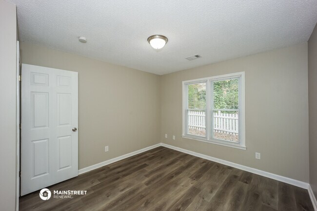 Building Photo - 3430 Rock Creek Dr