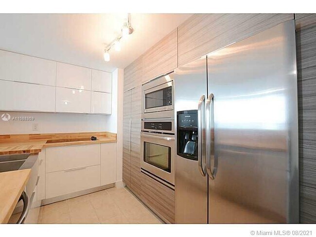 Building Photo - 1250 S Miami Ave
