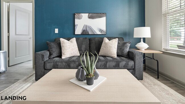 Foto del edificio - 7116 Finn Hall Ave