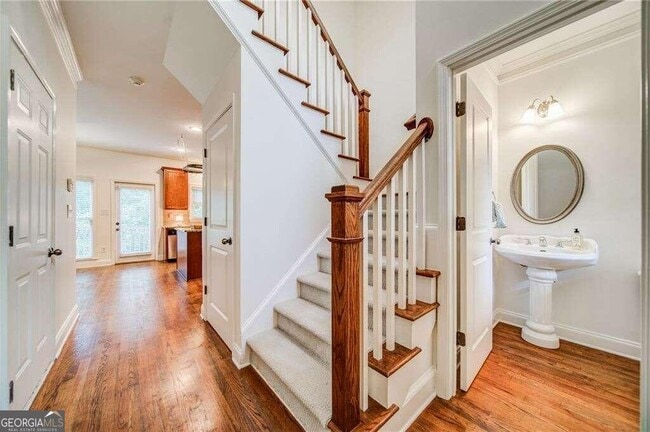 Building Photo - 2556 Village Creek Landing SE