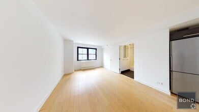 Building Photo - 222 E 39th St