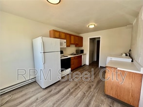 Building Photo - 1715 Oakshire Ln