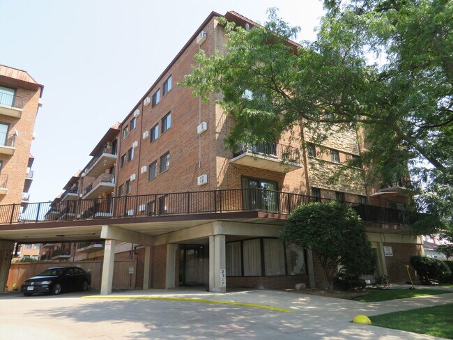 Foto del edificio - 2317 N Neva Ave