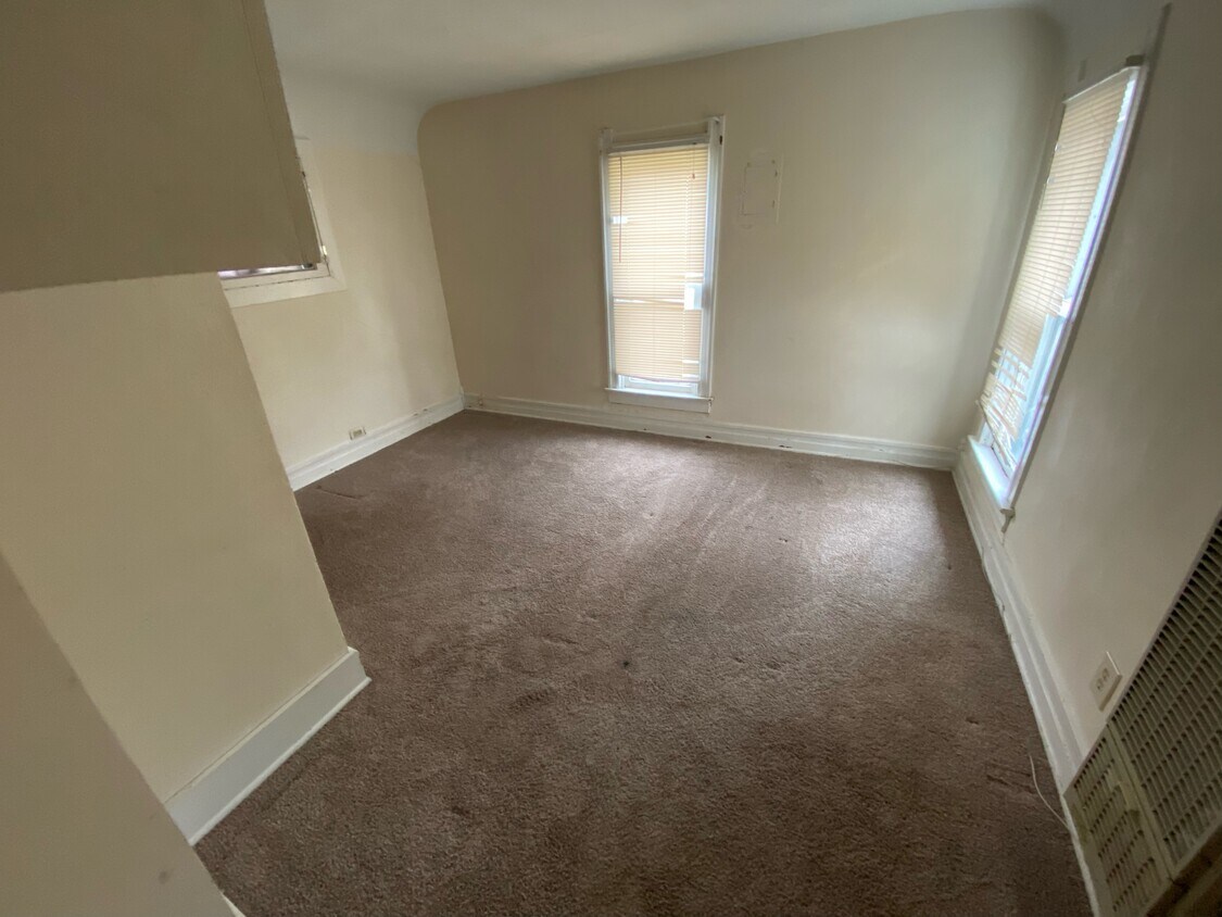 438 S Grove St Unit Up