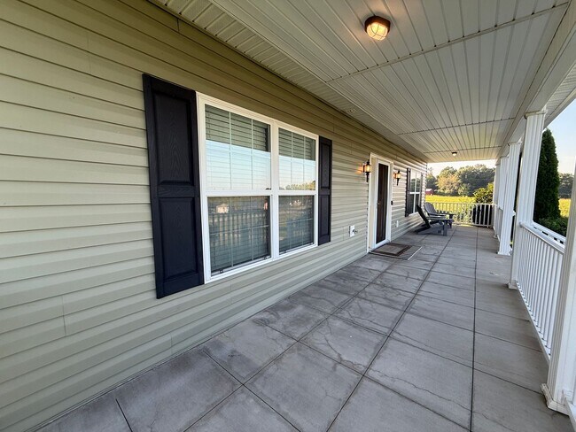 Foto del edificio - 3 Bedroom 3.5 Bathroom Home Located in Gre...