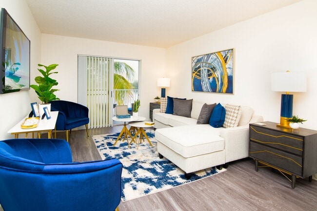 Building Photo - Aqua 2800