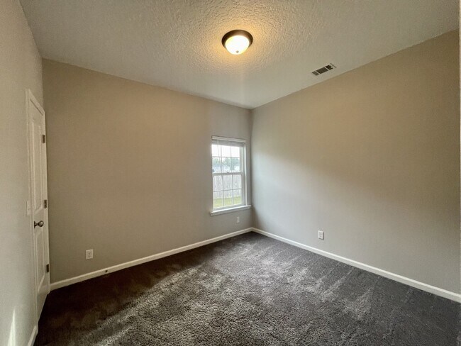 Foto del edificio - Home For Rent