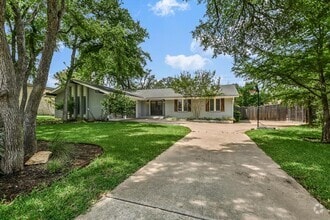 Building Photo - 306 Briarwood Trail