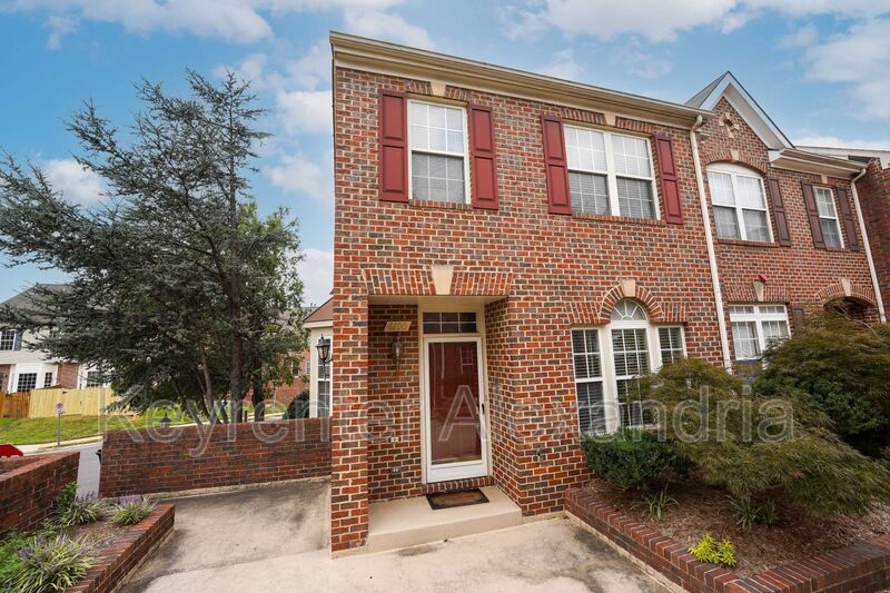 Primary Photo - 6100 Madison Pointe Ct