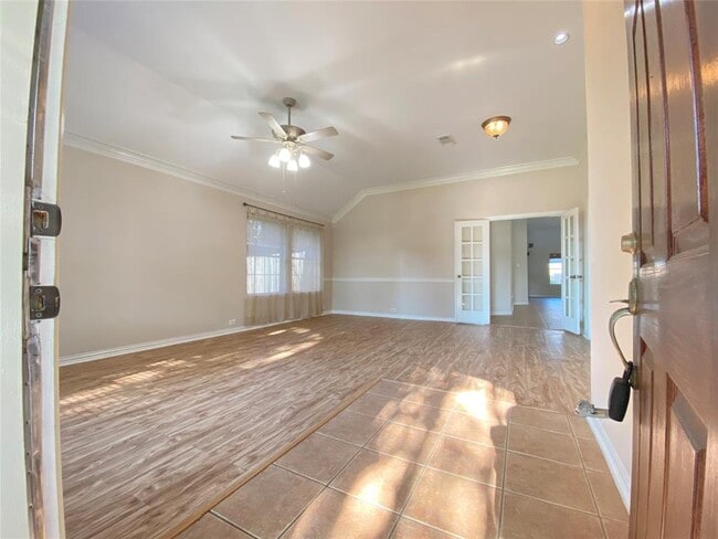 Building Photo - 3046 Keithwood Dr