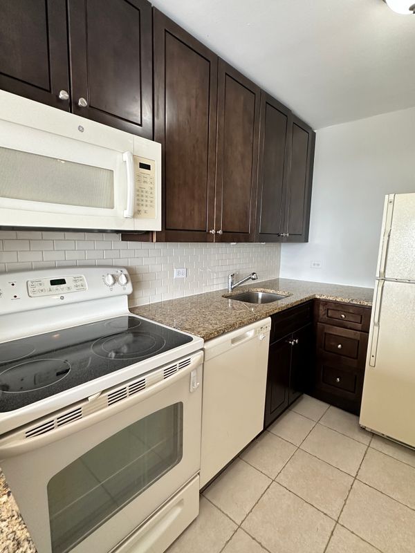Foto del edificio - 5445 N Sheridan Rd