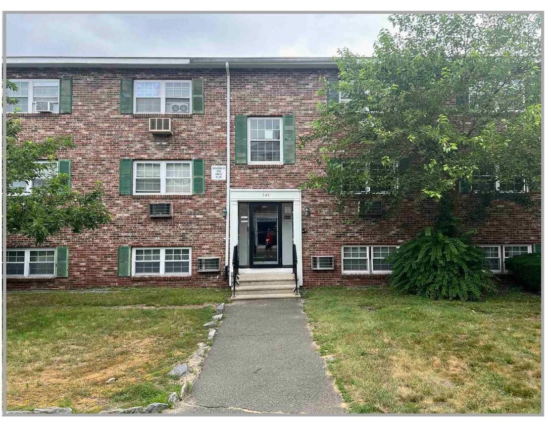 Primary Photo - 349 Hildreth St