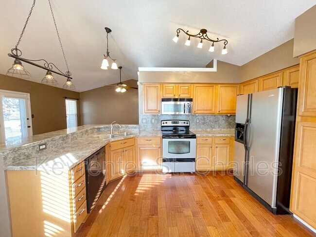 Building Photo - 1879 Willow Oak Dr