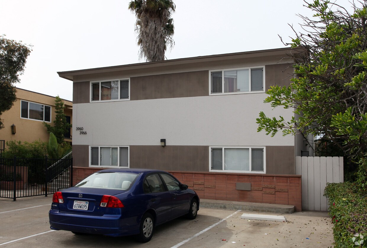 Building Photo - 3960-3966 Mississippi St