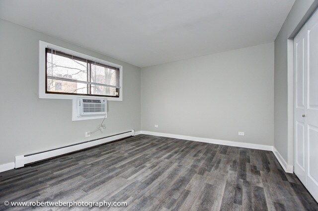 Building Photo - 1619 E Thacker St