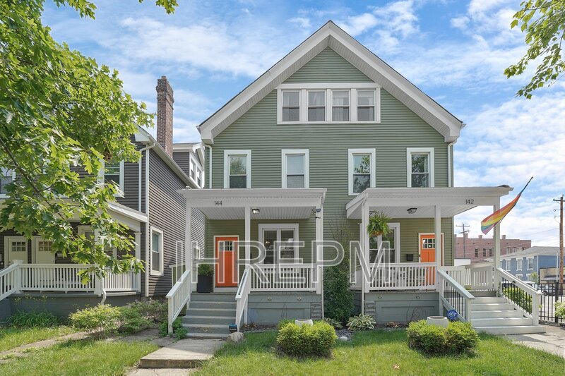 Primary Photo - 144 N Monroe Ave