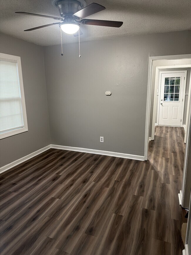 Building Photo - 464 Glankler St