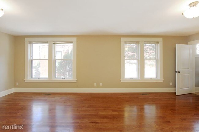 Building Photo - 5 br, 3 bath Duplex - 845 Cherry St SE