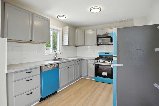 Foto del edificio - 23147 Vance Ave