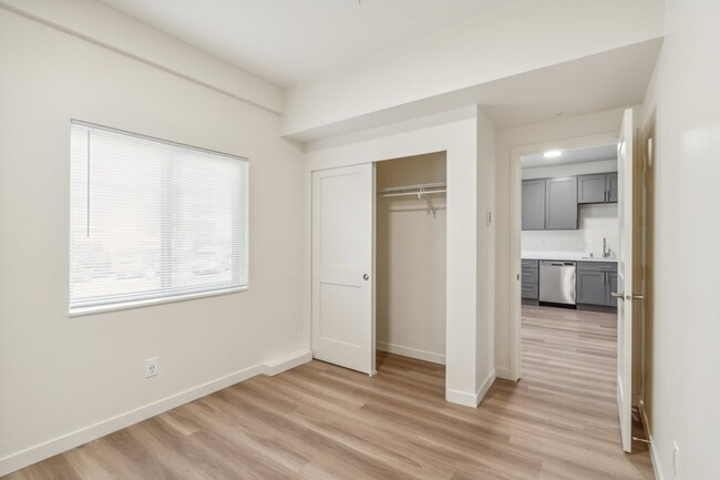 Building Photo - Minor Tower Apartments - Located in Eastlake