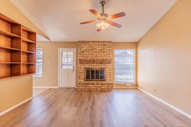 Foto del edificio - 4414 Valleybrook