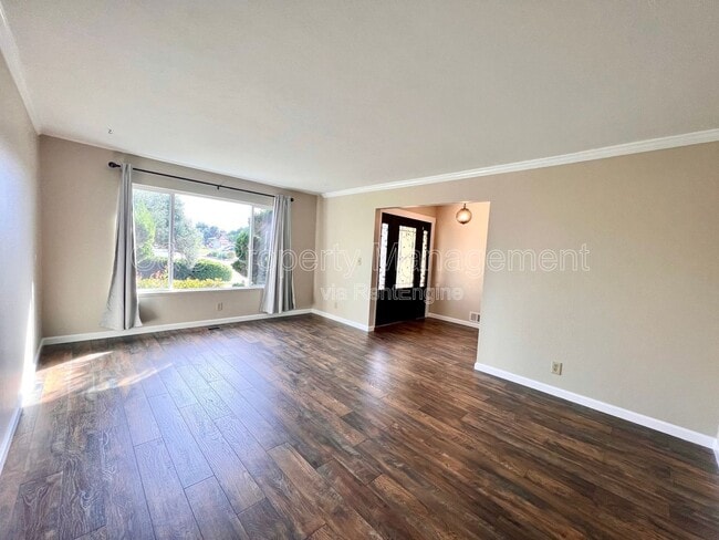 Building Photo - 1221 La Canada Way