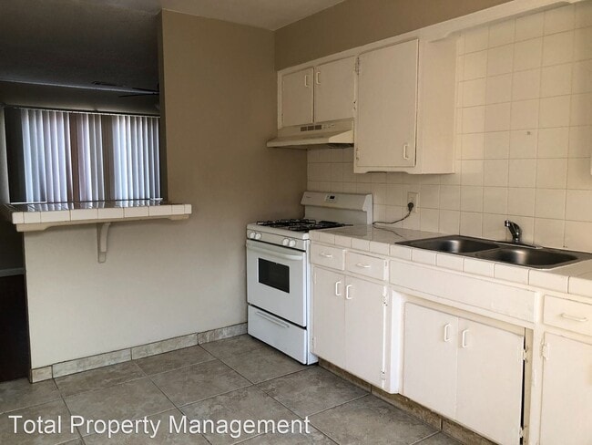 Building Photo - 2 br, 1 bath House - 227 S. H Street - B