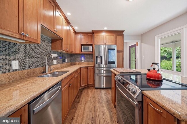 Building Photo - 2506 Pinoak Ln