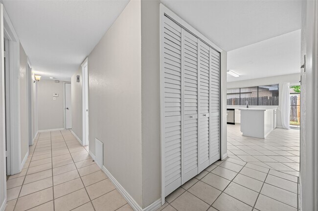 Foto del edificio - 22803 Carter Moir Ln