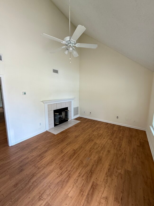 Building Photo - 1005 Carrin Dr