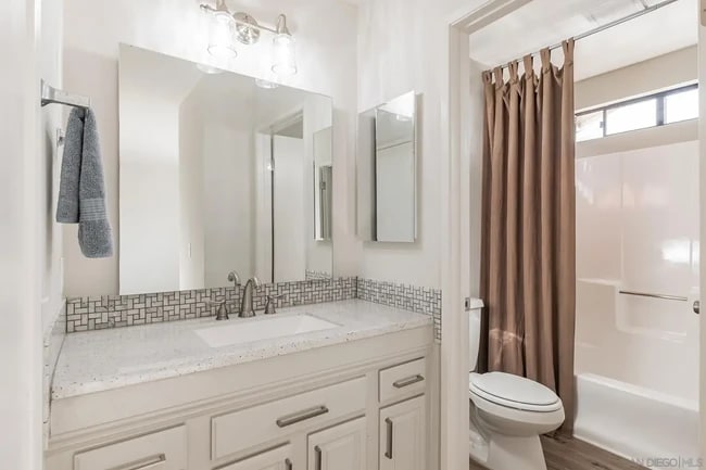 Building Photo - 4576 Hawley Blvd