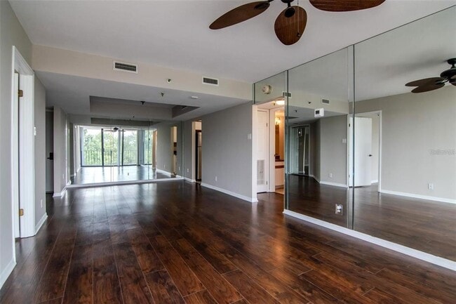 Foto del edificio - 3211 W Swann Ave