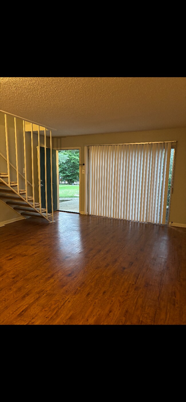 Foto del edificio - 1635 Quail Hollow Rd