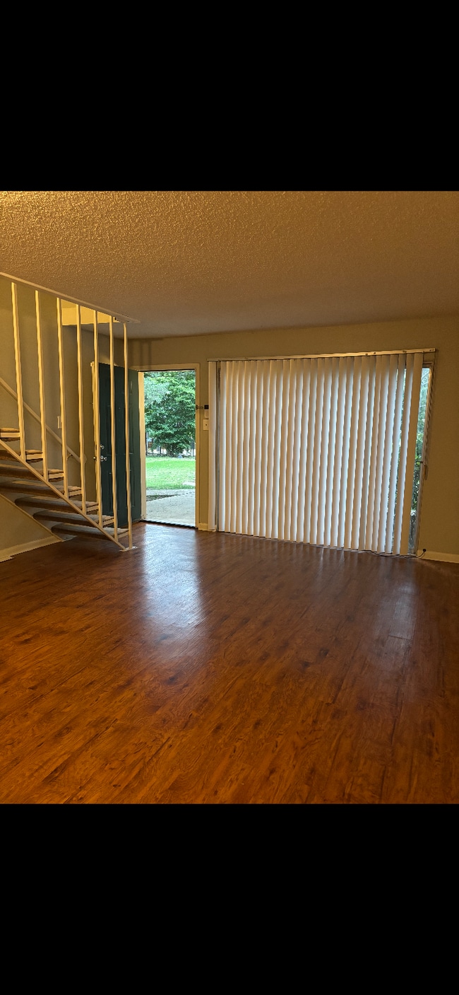 Building Photo - 1635 Quail Hollow Rd