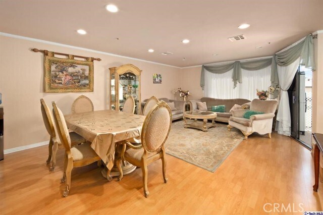 Foto del edificio - 1247 E Wilson Ave