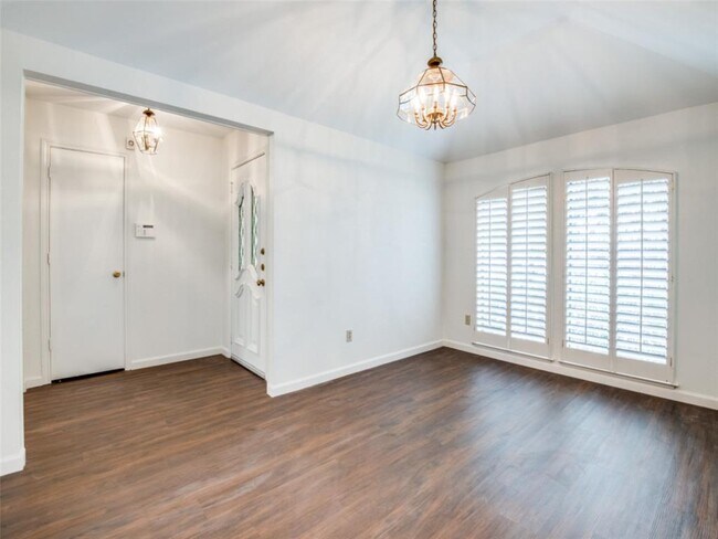 Building Photo - 4525 Ringgold Ln