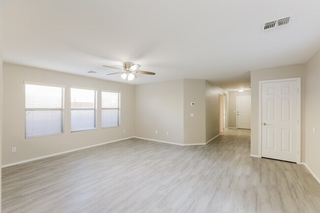 Building Photo - 11219 W Garfield St