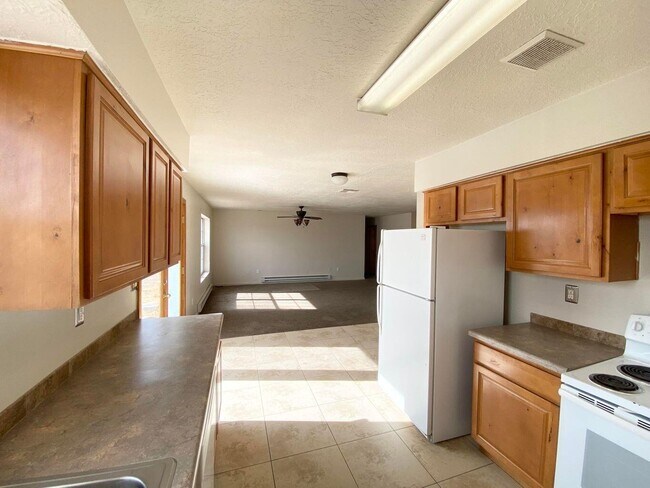 Foto del edificio - 910 11th Ave NW