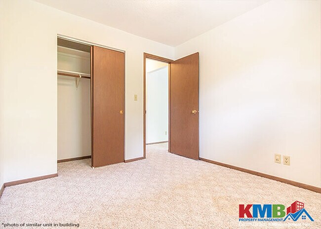 Building Photo - 709 Meadow Lane Ct SE