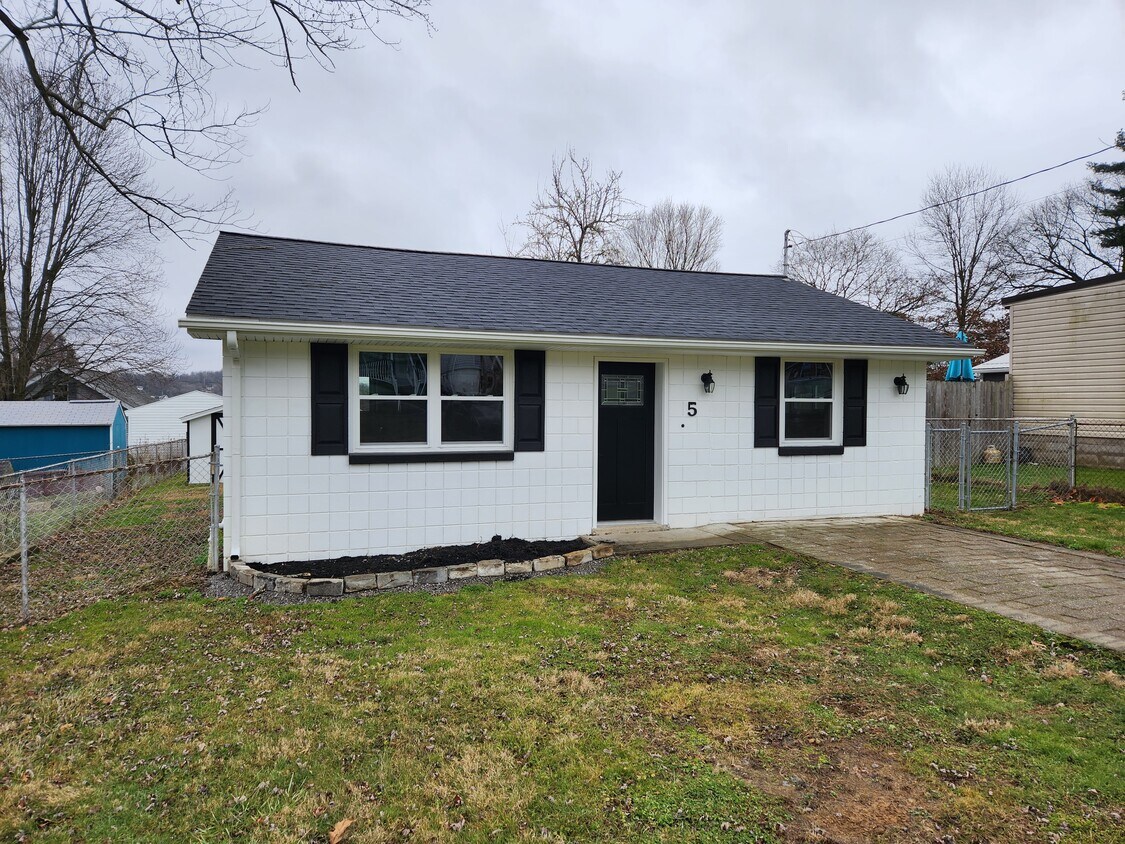 5 Phillips Windle St, Aliquippa, PA 15001 House Rental in Aliquippa