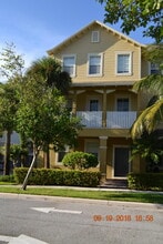Building Photo - 107 W Pigeon Plum Dr